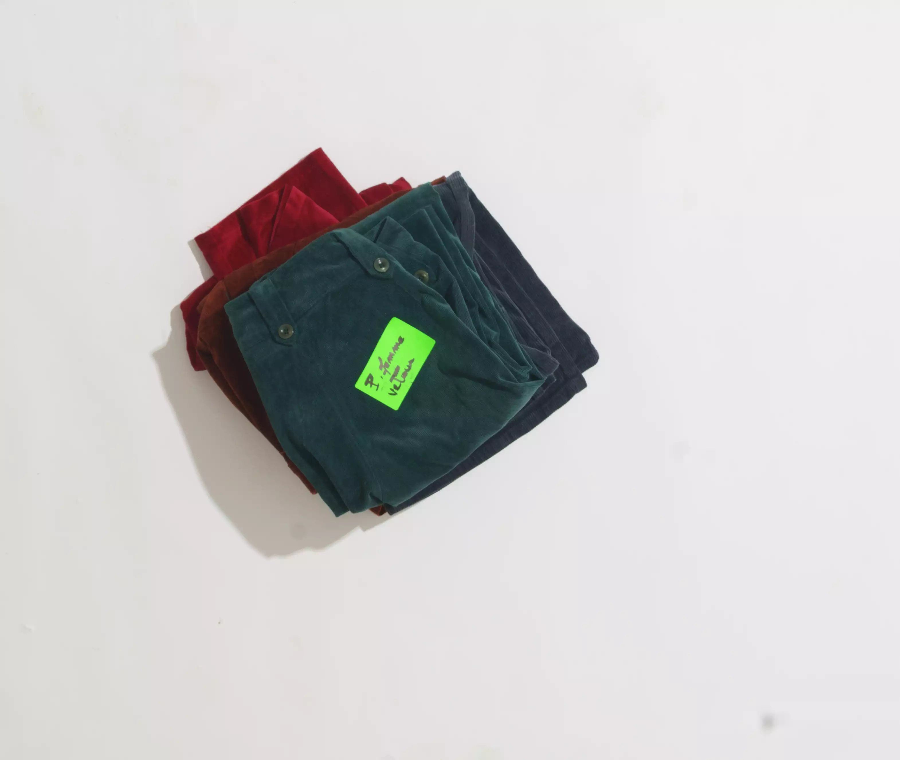 Pantalons femme velours - 60kg 96 pièces